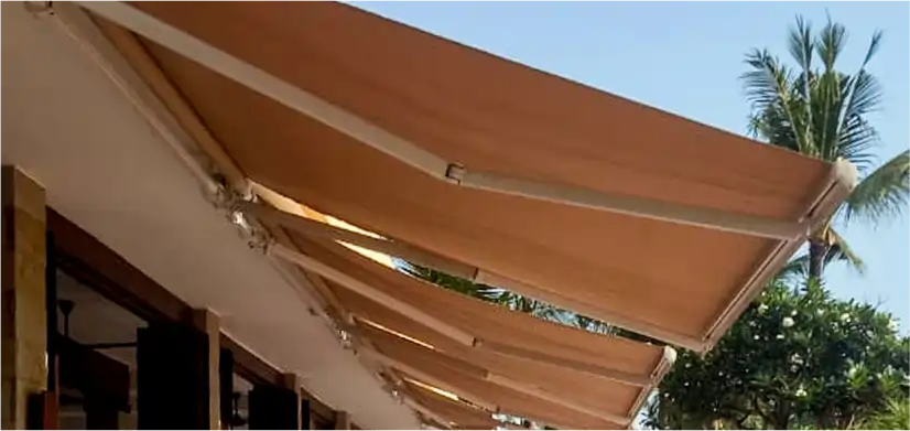 retractable awning